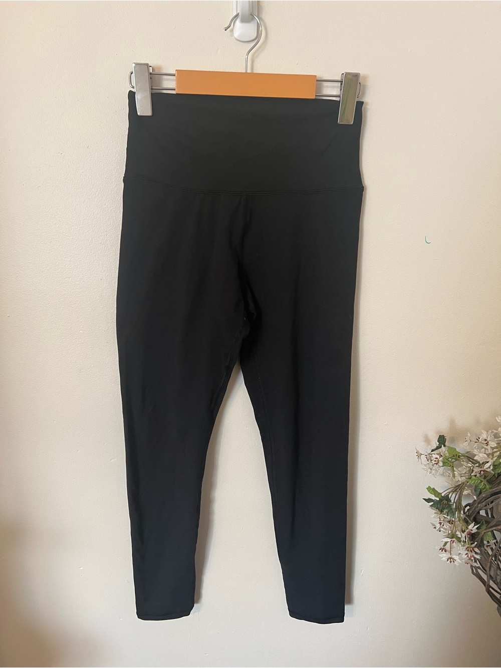 Offline by Aerie Real Me High Rise Pocket Leggings Black Size M